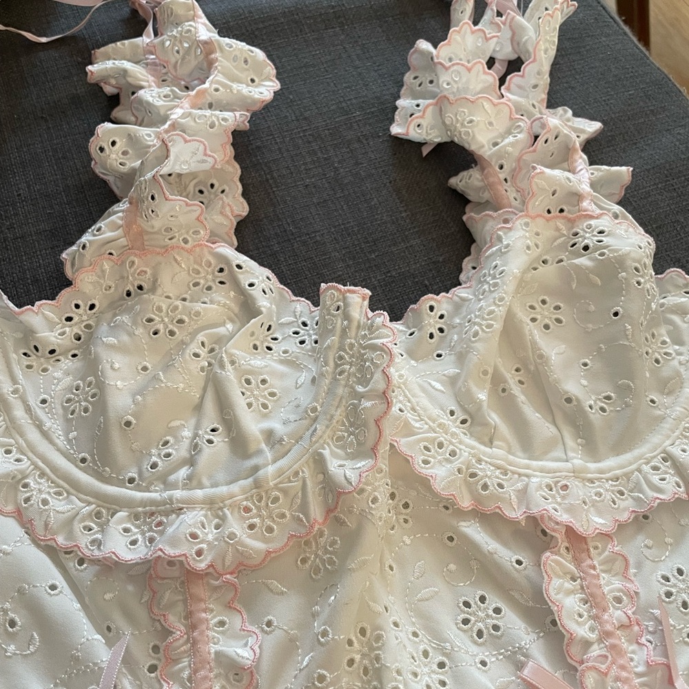 For Love and Lemons Swirl Eyelet Bustier Corset Pink and White NEW XS small 34B